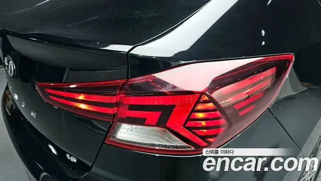 Hyundai AVANTE 2019 — фото 9