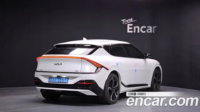 Kia EV6 2022 — фото 1