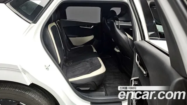 Kia EV6 2022 — фото 16