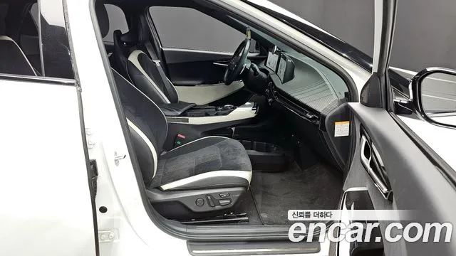 Kia EV6 2022 — фото 15