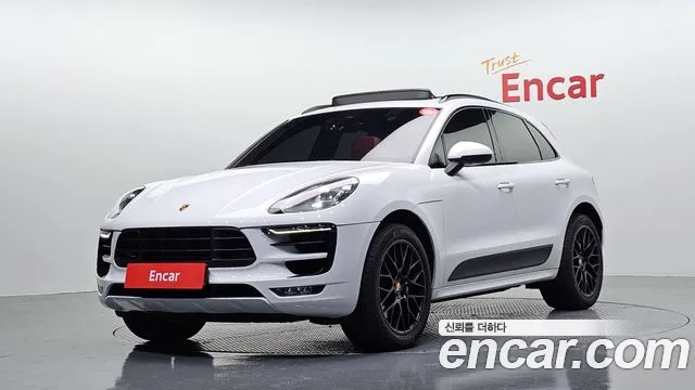 Porsche Macan 2018 — фото 1