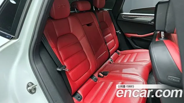 Porsche Macan 2018 — фото 17
