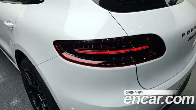 Porsche Macan 2018 — фото 9