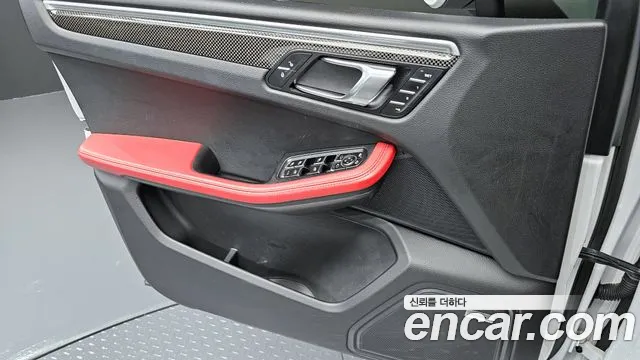 Porsche Macan 2018 — фото 14