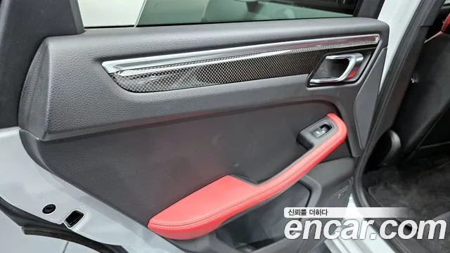 Porsche Macan 2018 — фото 15