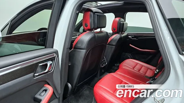 Porsche Macan 2018 — фото 16