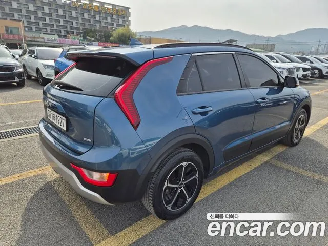 Kia Niro 2022 — фото 6