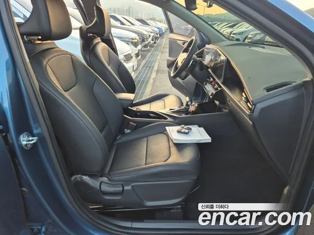 Kia Niro 2022 — фото 11
