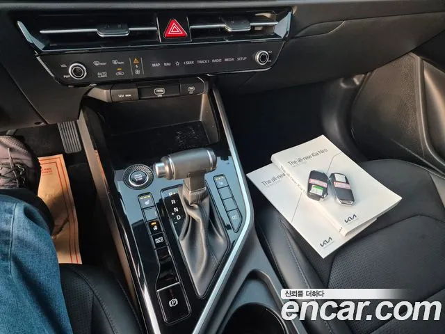 Kia Niro 2022 — фото 18