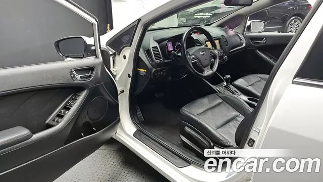 Kia K3 2015 — фото 10