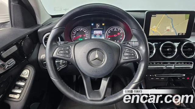 Mercedes-Benz C-Class 2017 — фото 13