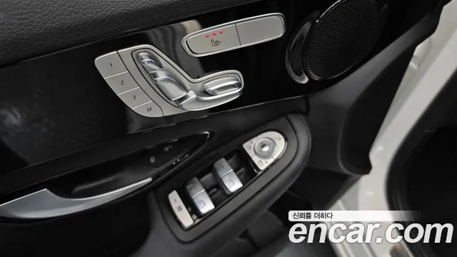 Mercedes-Benz C-Class 2017 — фото 17