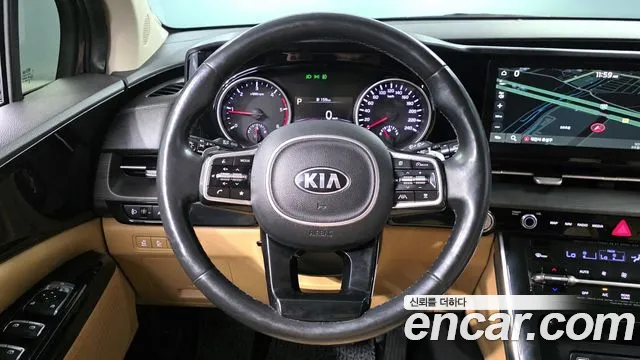 Kia Canival 2021 — фото 16