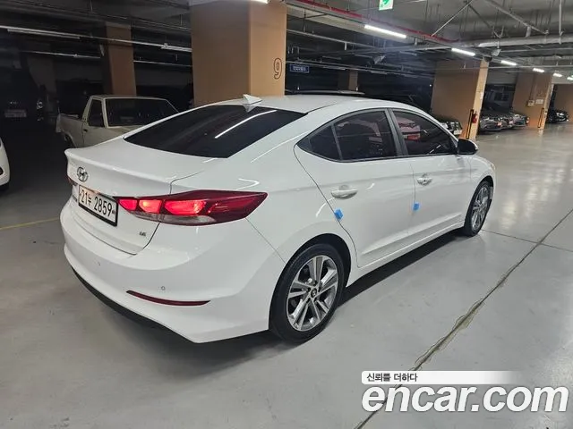 Hyundai AVANTE 2018 — фото 5