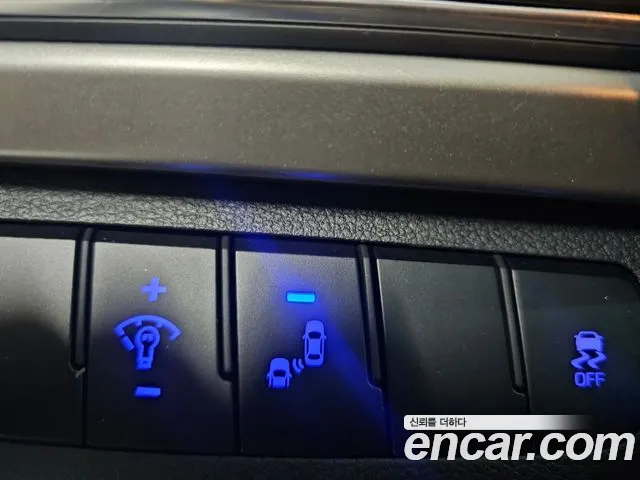 Hyundai AVANTE 2018 — фото 12
