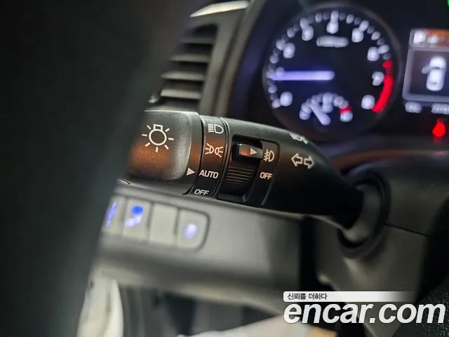 Hyundai AVANTE 2018 — фото 16