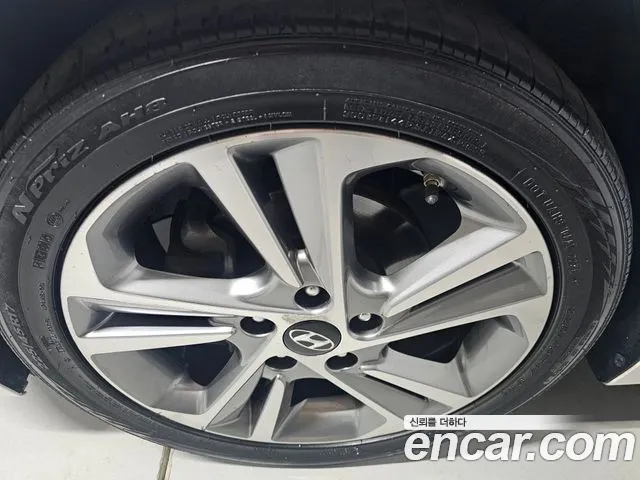 Hyundai AVANTE 2018 — фото 18
