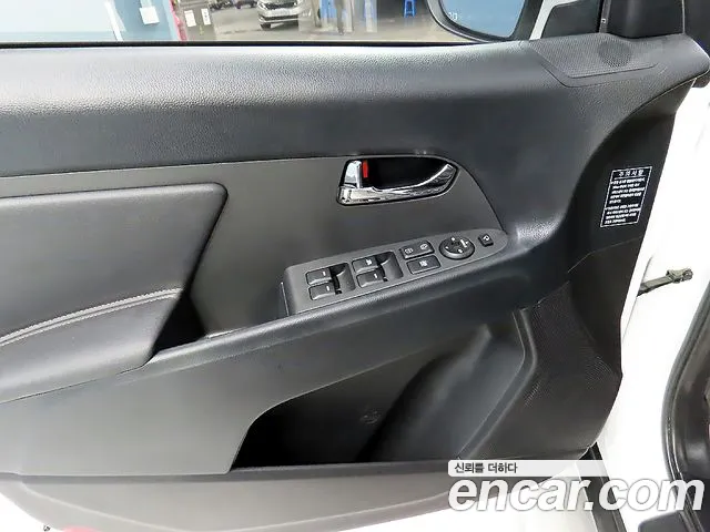 Kia Sportage 2012 — фото 13
