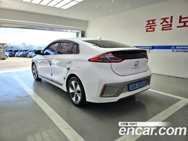 Hyundai Ioniq 2017 — фото 5
