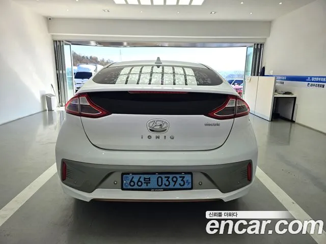 Hyundai Ioniq 2017 — фото 6
