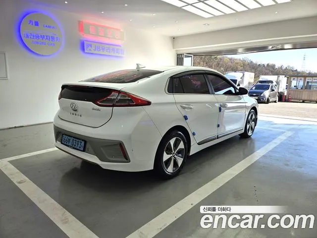 Hyundai Ioniq 2017 — фото 7