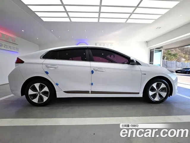 Hyundai Ioniq 2017 — фото 8