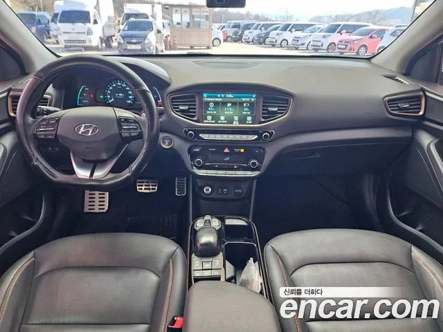 Hyundai Ioniq 2017 — фото 10