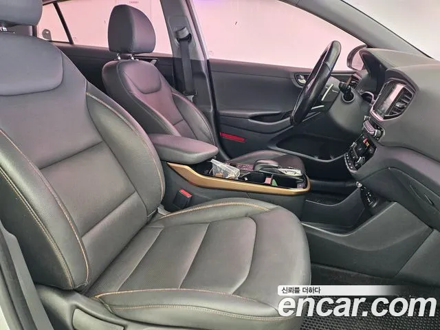 Hyundai Ioniq 2017 — фото 13