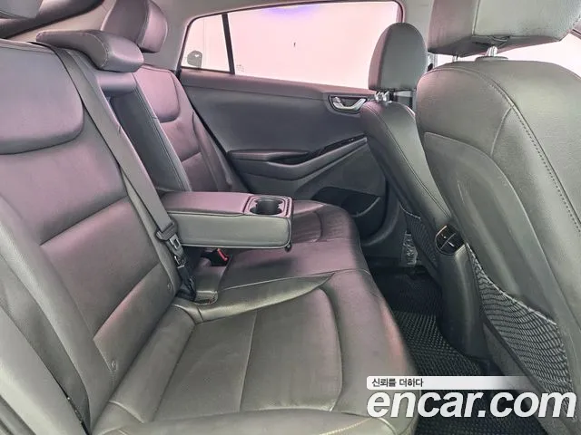 Hyundai Ioniq 2017 — фото 14