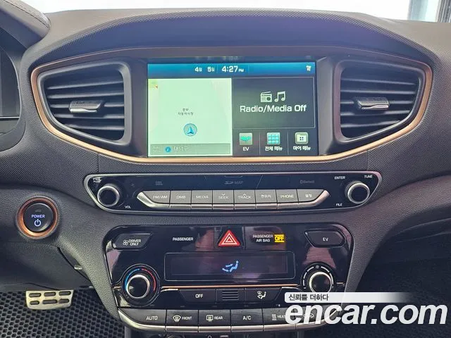Hyundai Ioniq 2017 — фото 17