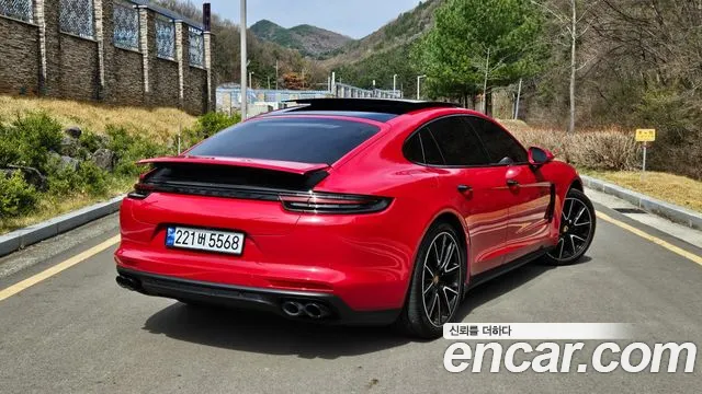Porsche Panamera 2018 — фото 6