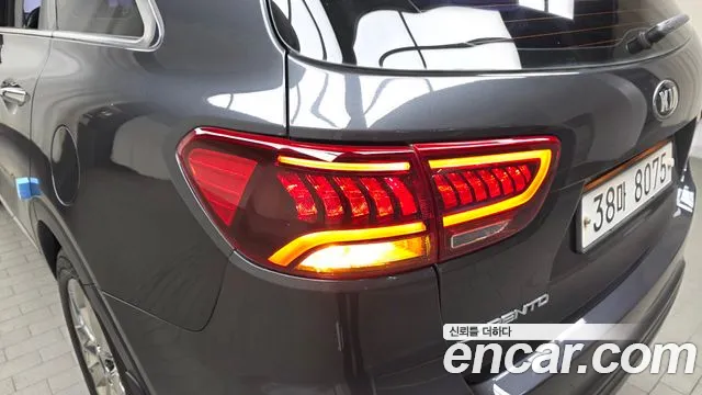 Kia Sorento 2018 — фото 9