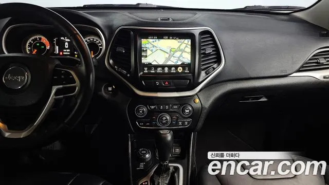 Jeep Cherokee 2017 — фото 13