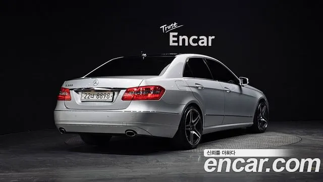 Mercedes-Benz E-Class 2010 — фото 2