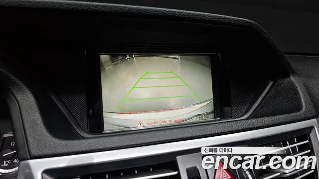 Mercedes-Benz E-Class 2010 — фото 16