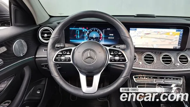 Mercedes-Benz E-Class 2019 — фото 13