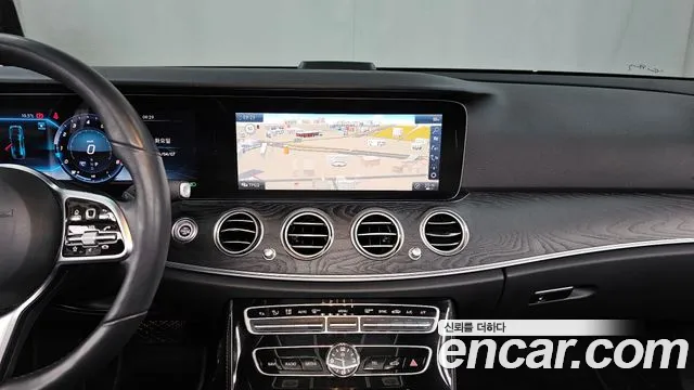Mercedes-Benz E-Class 2019 — фото 14