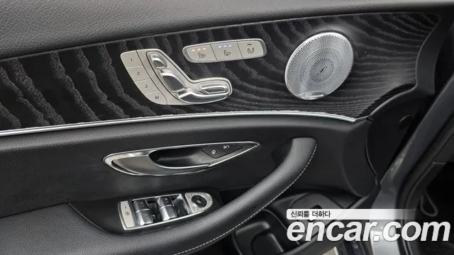 Mercedes-Benz E-Class 2019 — фото 19