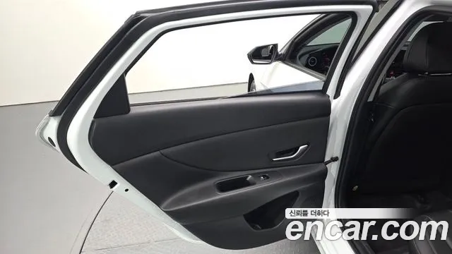 Hyundai AVANTE 2022 — фото 15