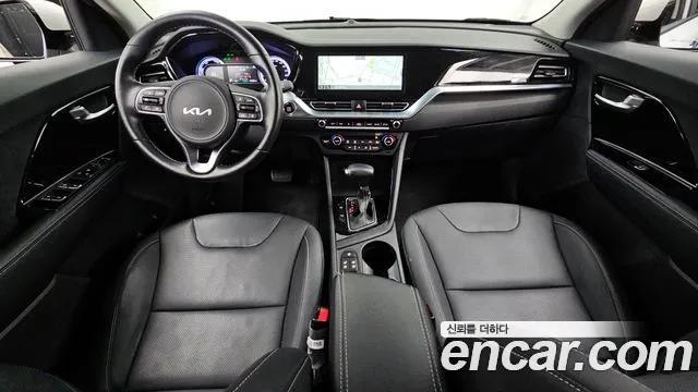 Kia Niro 2022 — фото 10