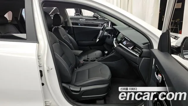 Kia Niro 2022 — фото 17
