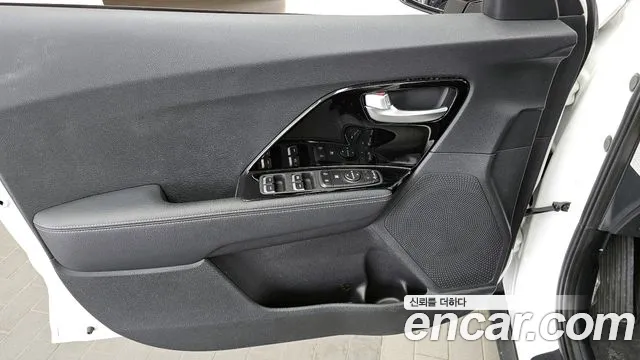 Kia Niro 2022 — фото 14