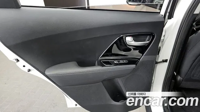 Kia Niro 2022 — фото 15