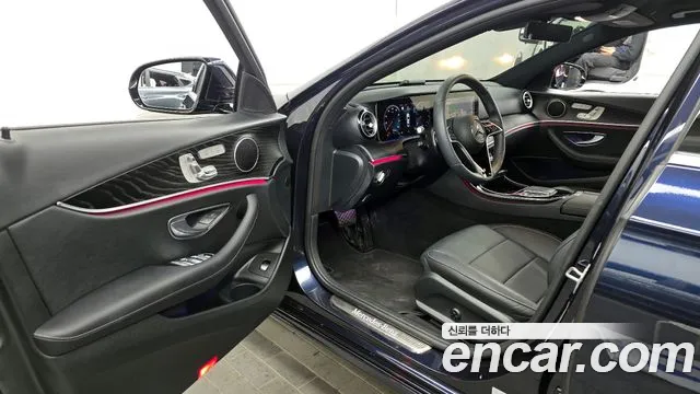 Mercedes-Benz E-Class 2022 — фото 13