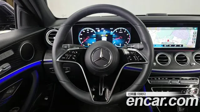 Mercedes-Benz E-Class 2022 — фото 18