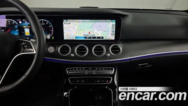 Mercedes-Benz E-Class 2022 — фото 19