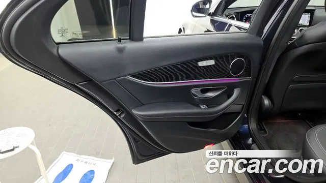 Mercedes-Benz E-Class 2022 — фото 15
