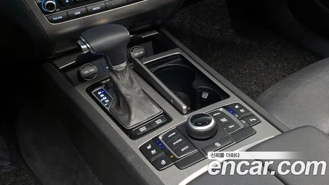 Hyundai Genesis 2015 — фото 9