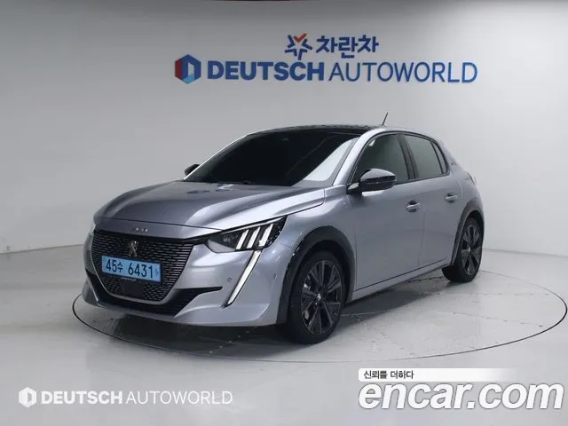 Peugeot 208 2023 — фото 1