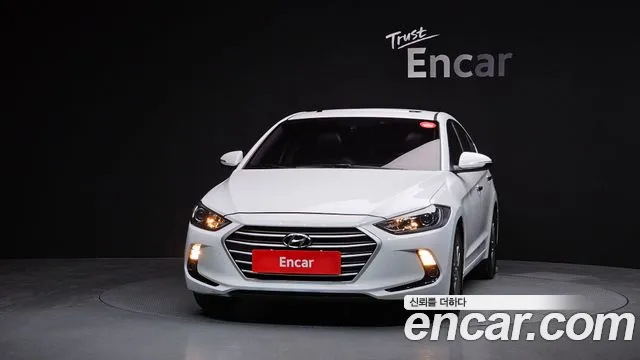 Hyundai AVANTE 2017 — фото 3